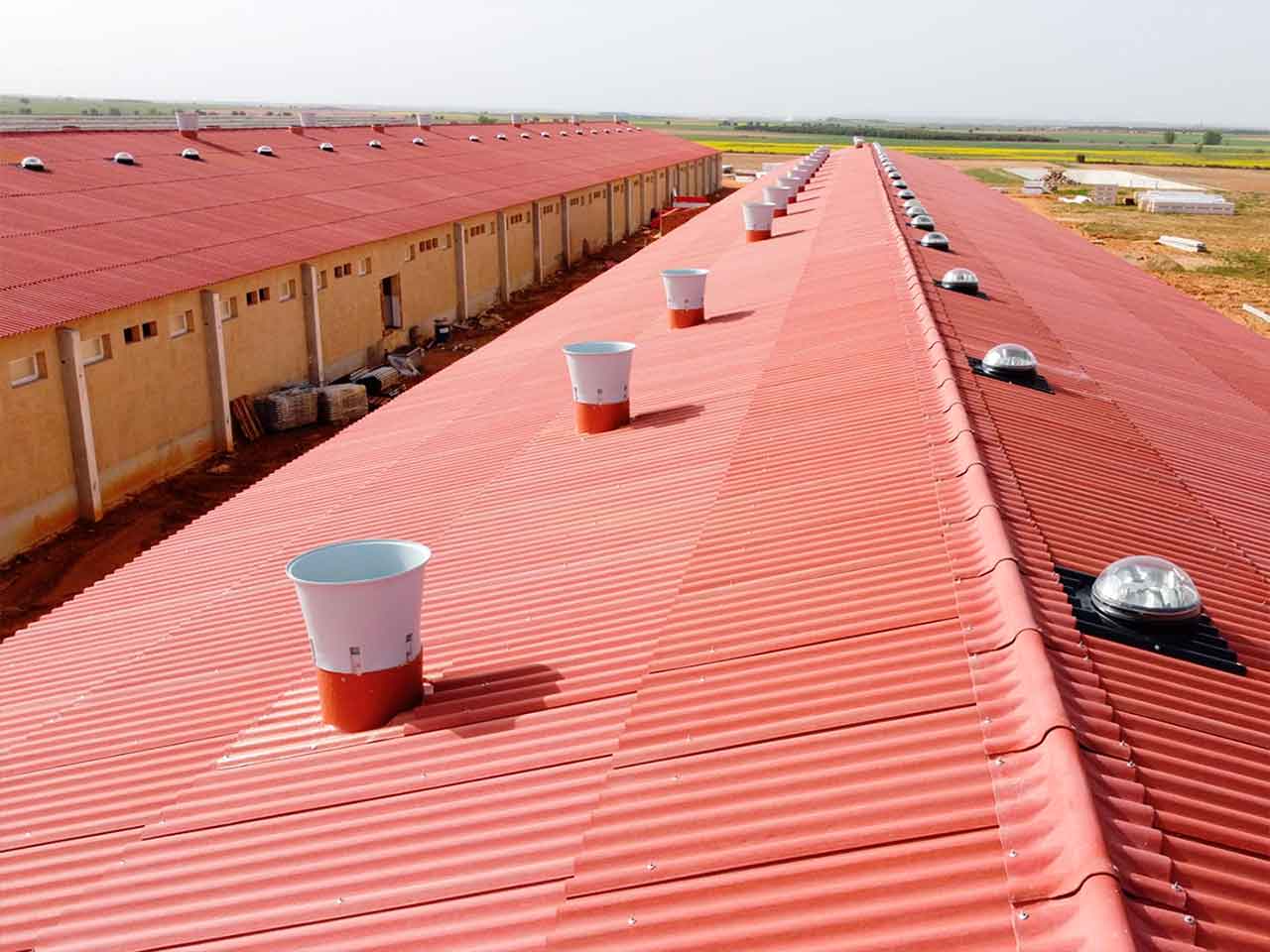 nave-cubierta-tubos-solares